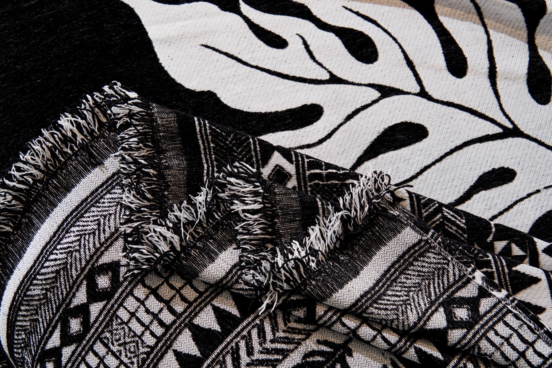 Decor Cedar Amalfi Palm Jacquard Sofa Throw Cover in Noir Palm - palm jacquard sofa throw cover fabric and edge detail in United States, image 38